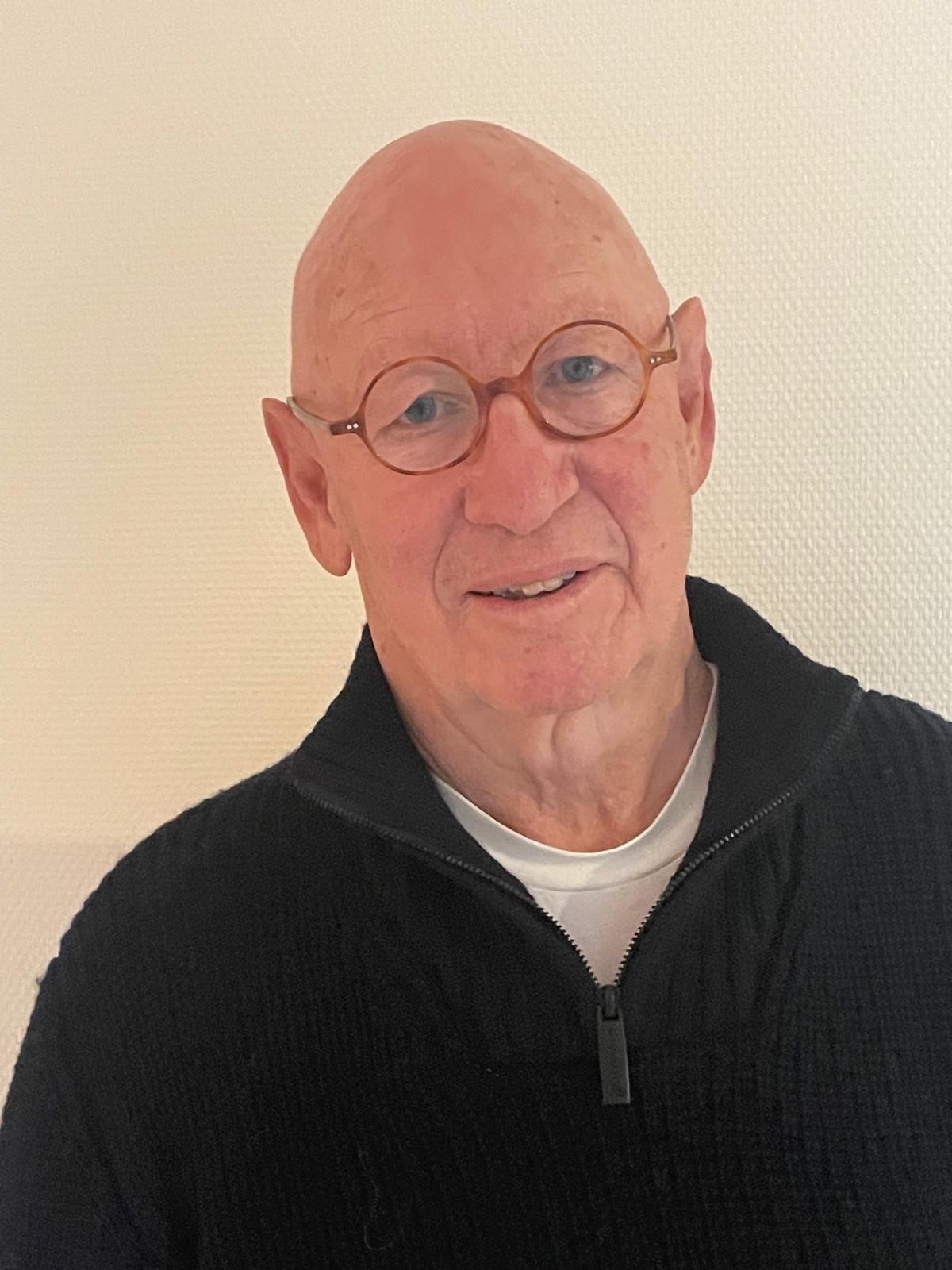 Dr. Michael Schmidt