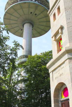 Der Fernmeldeturm im Hintergrund zum Elisabethturm Der Fernmeldeturm im Hintergrund zum Elisabethturm